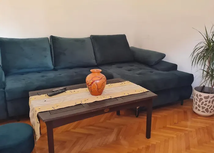 Daire Wine Garden Old