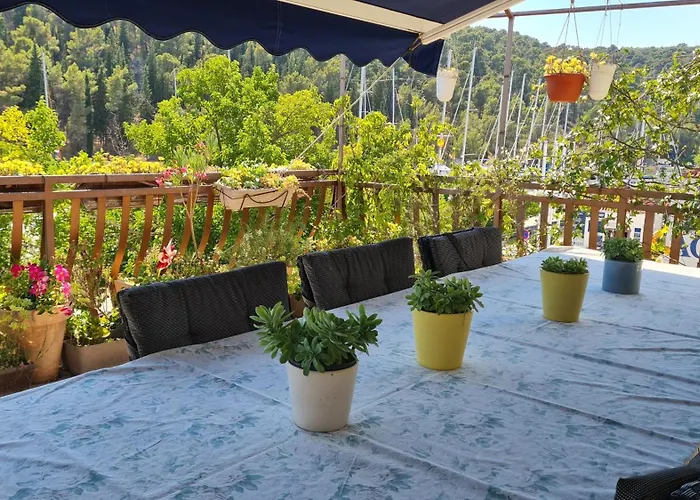 Wine Garden Old * Skradin