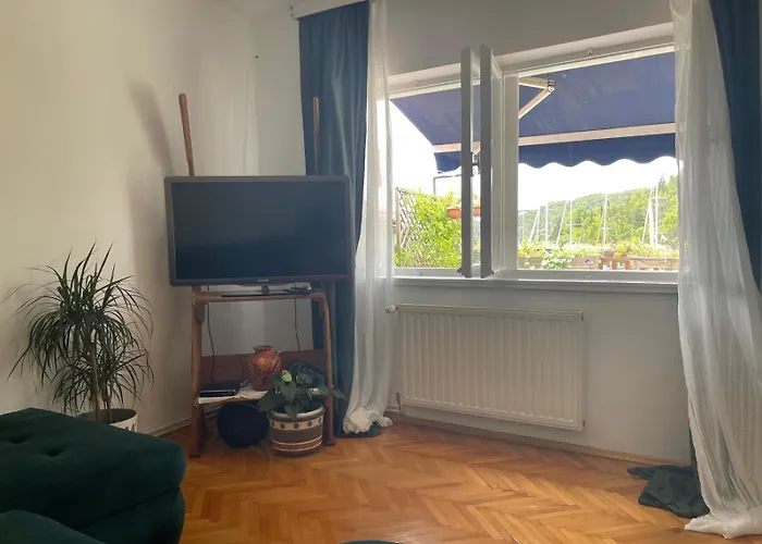 Wine Garden Old * Skradin